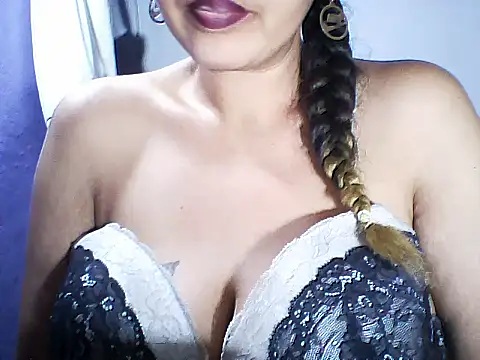 layanah12 online show from 24, 10, 2025