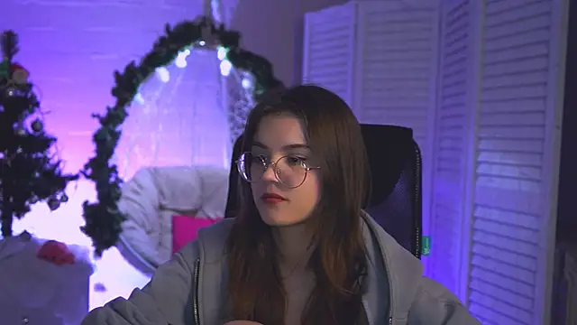 EvaThopson online show from 25, 12, 2024