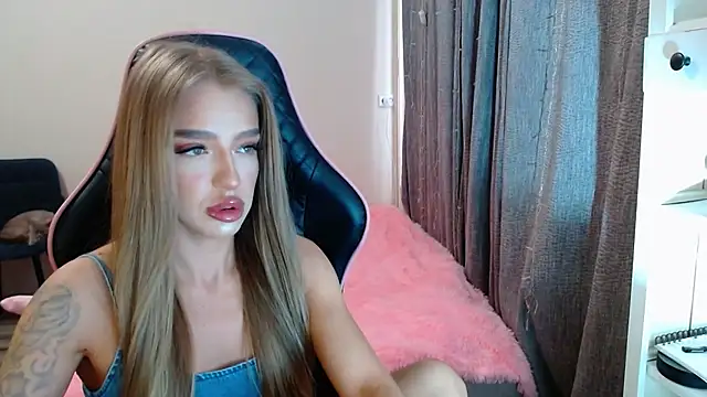 Snapshot of lonely_dreamm chatting on 7, 2, 2025 lonely dreamm online show from 7, 2, 2025