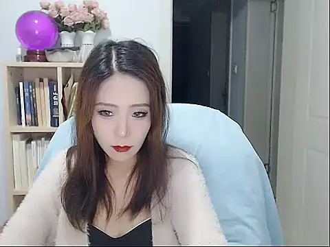 Snapshot of SuSushi728 chatting on 29, 10, 2025 SuSushi728 online show from 29, 10, 2025