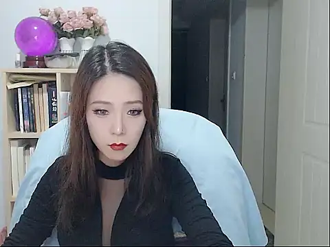 Snapshot of SuSushi728 chatting on 4, 11, 2025 SuSushi728 online show from 4, 11, 2025