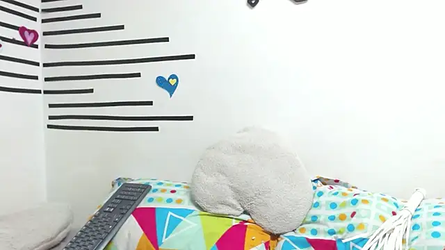 Emawalker  online show from 26, 9, 2025