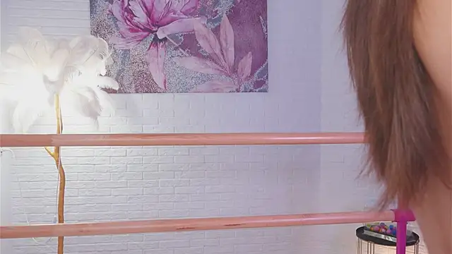 lylylovesyou online show from 18, 3, 2025