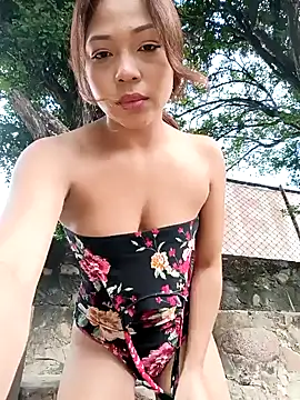 Snapshot of sweet_outdoor_charm chatting on 13, 12, 2024 sweet outdoor charm online show from 13, 12, 2024