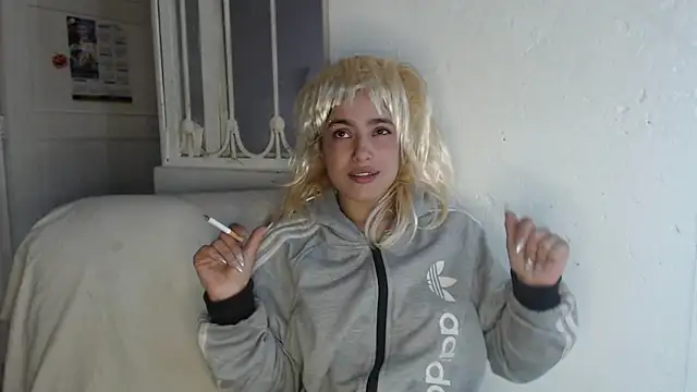 skinny sweet2411 online show from 12, 11, 2025