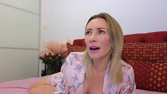 Snapshot of _Maddalena_ chatting on 14, 2, 2025 Maddalena online show from 14, 2, 2025