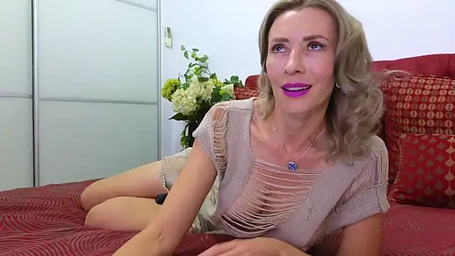 Snapshot of _Maddalena_ chatting on 28, 9, 2025 Maddalena online show from 28, 9, 2025