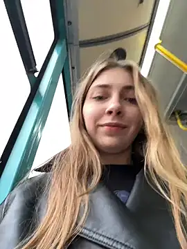 Sunny   Bunny online show from 2, 11, 2025