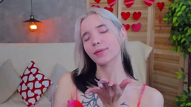 as1an girlfriend online show from 16, 2, 2025