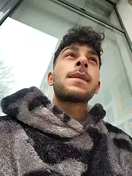 Snapshot of Iulianmarius12 chatting on 3, 3, 2025 Iulianmarius12 online show from 3, 3, 2025