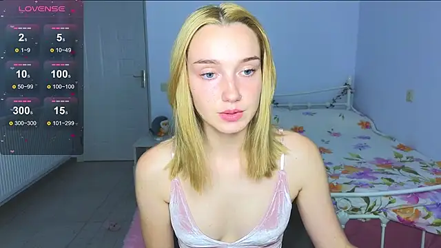 Wild Sophie  online show from 15, 10, 2025