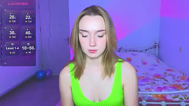 Wild Sophie  online show from 17, 12, 2025