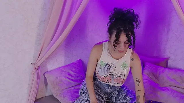 Snapshot of KatherineGomez chatting on 18, 6, 2026 KatherineGomez online show from 18, 6, 2026