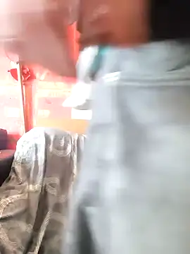 Snapshot of Ozomitro chatting on 5, 4, 2026 Ozomitro online show from 5, 4, 2026