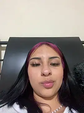 Snapshot of Hilary_pinkk chatting on 15, 2, 2025 Hilary pinkk online show from 15, 2, 2025