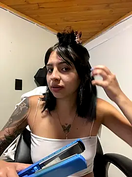 Snapshot of Hilary_pinkk chatting on 22, 10, 2025 Hilary pinkk online show from 22, 10, 2025