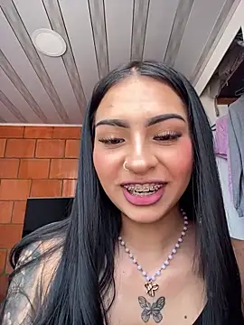 Snapshot of Hilary_pinkk chatting on 4, 11, 2025 Hilary pinkk online show from 4, 11, 2025