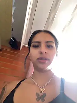 Snapshot of Hilary_pinkk chatting on 5, 11, 2025 Hilary pinkk online show from 5, 11, 2025