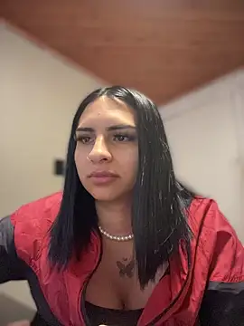 Snapshot of Hilary_pinkk chatting on 4, 12, 2025 Hilary pinkk online show from 4, 12, 2025