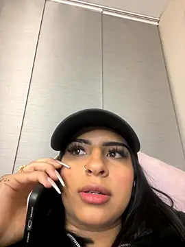 Snapshot of Hilary_pinkk chatting on 5, 12, 2025 Hilary pinkk online show from 5, 12, 2025