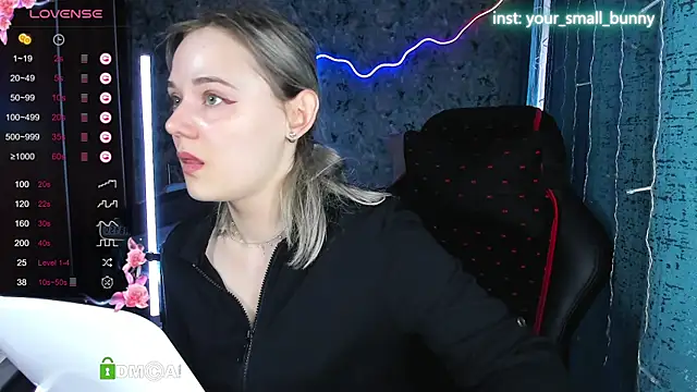 Snapshot of Your_small_bunny chatting on 14, 9, 2025 Your small bunny online show from 14, 9, 2025