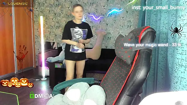 Snapshot of Your_small_bunny chatting on 2, 11, 2025 Your small bunny online show from 2, 11, 2025