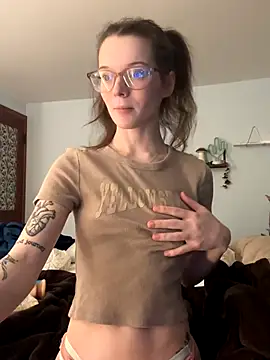 Snapshot of dreamteemergirl chatting on 10, 11, 2025 dreamteemergirl online show from 10, 11, 2025