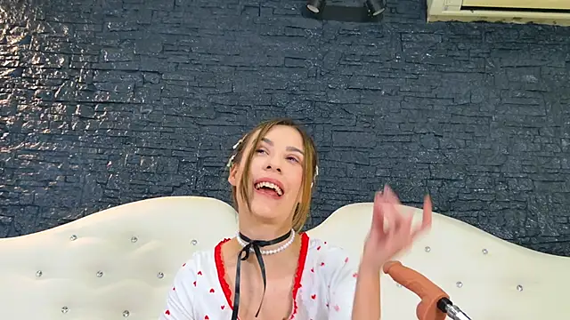 LaurynCopper online show from 3, 1, 2025