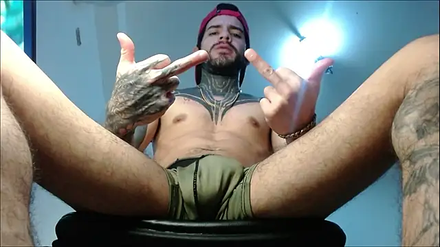 Snapshot of BlackTattooKing chatting on 22, 11, 2025 BlackTattooKing online show from 22, 11, 2025