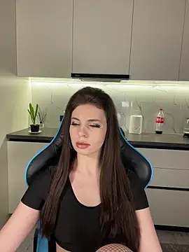 CurlyLara online show from 2, 4, 2026