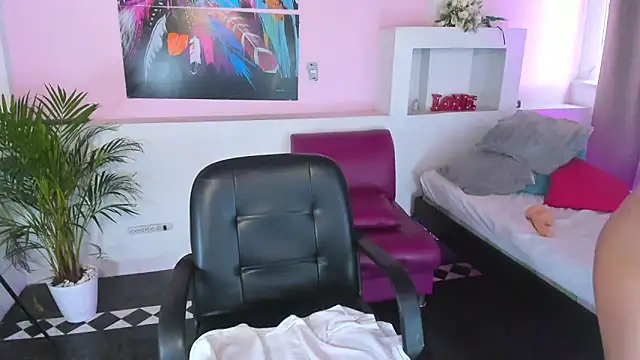 lunoxx  online show from 11, 1, 2025