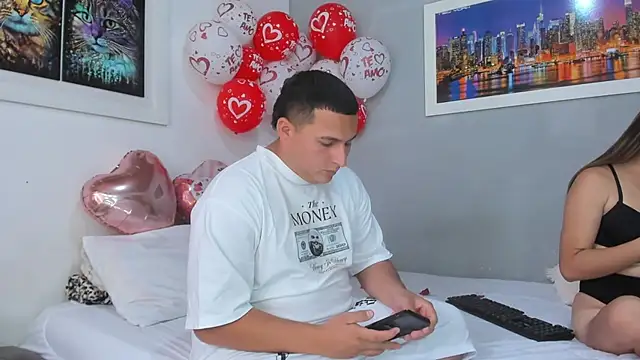 Snapshot of naughtyloverss chatting on 14, 2, 2025 naughtyloverss online show from 14, 2, 2025