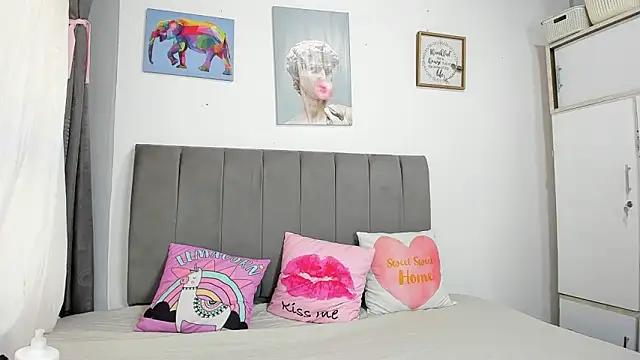 naughtyloverss online show from 20, 12, 2025