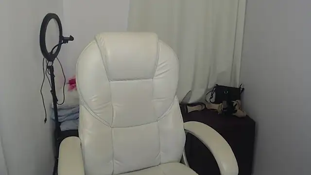 Abby Halliwey online show from 3, 1, 2025