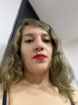 Snapshot of gwen_ashly chatting on 21, 4, 2026 gwen ashly online show from 21, 4, 2026