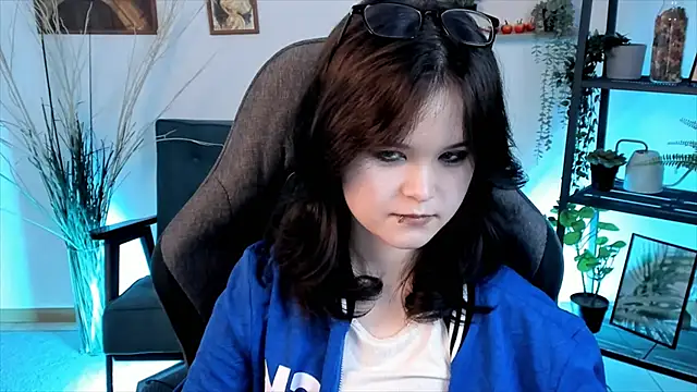 Elainebeness online show from 5, 3, 2025