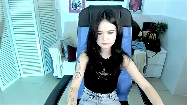 Elainebeness online show from 7, 10, 2025