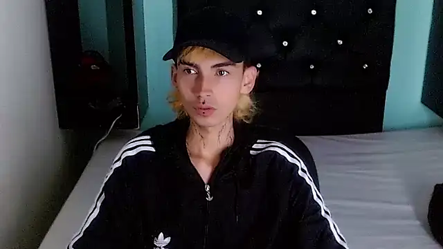 ttimy x boy online show from 17, 4, 2026