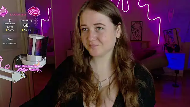 LizzyShine online show from 3, 11, 2025