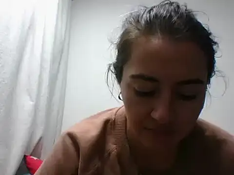  karlie kloss  online show from 27, 12, 2024