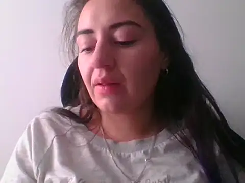  karlie kloss  online show from 6, 2, 2025