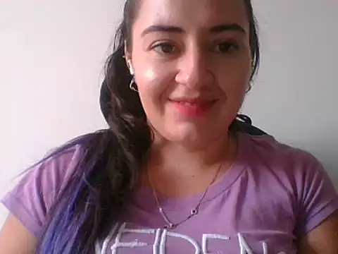  karlie kloss  online show from 7, 2, 2025