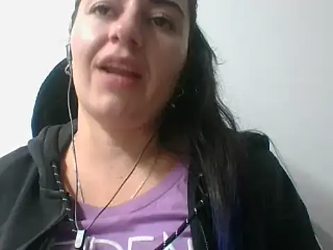  karlie kloss  online show from 8, 2, 2025