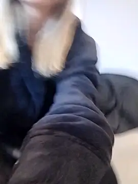 Snapshot of fofinhaa12 chatting on 19, 9, 2025 fofinhaa12 online show from 19, 9, 2025