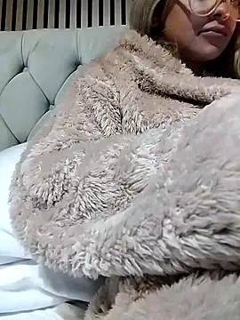 Snapshot of fofinhaa12 chatting on 7, 11, 2025 fofinhaa12 online show from 7, 11, 2025