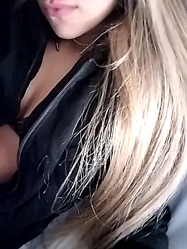 Snapshot of fofinhaa12 chatting on 15, 11, 2025 fofinhaa12 online show from 15, 11, 2025