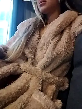 Snapshot of fofinhaa12 chatting on 29, 11, 2025 fofinhaa12 online show from 29, 11, 2025