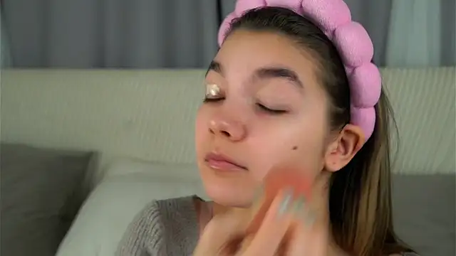 VeronaAppleberry online show from 22, 10, 2025