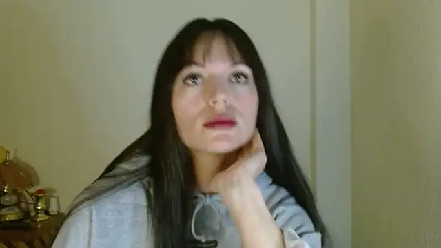 britny clouds online show from 28, 11, 2025