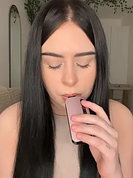  SweetCandyy online show from 17, 4, 2026